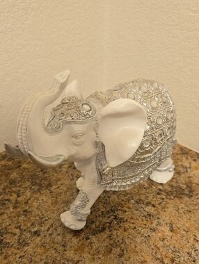 Decorative White & Silver Elephant Figurine - Ornate Home Accent